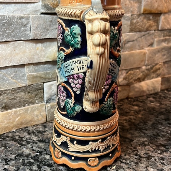 German beer stein with musical wind up - Picture 3 of 10